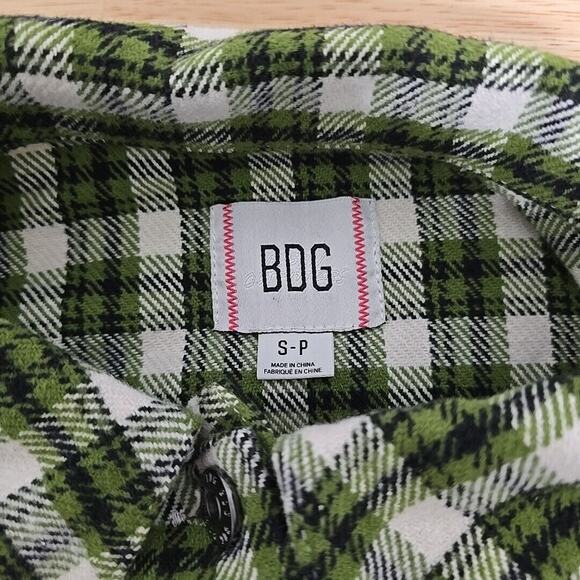 Urban Outfitters BDG Carissa Flannel Cropped Shirt Jacket Size‎ Small in Green - Picture 3 of 10